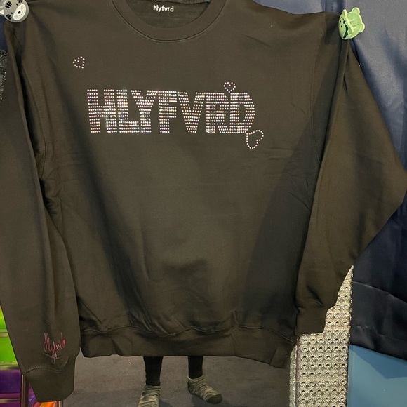 Sweatshirt with iridescent rhinestones - Picture 2 of 4